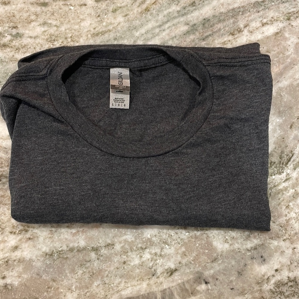 Gildan plain t-shirt NWOT softstyle cvc size large